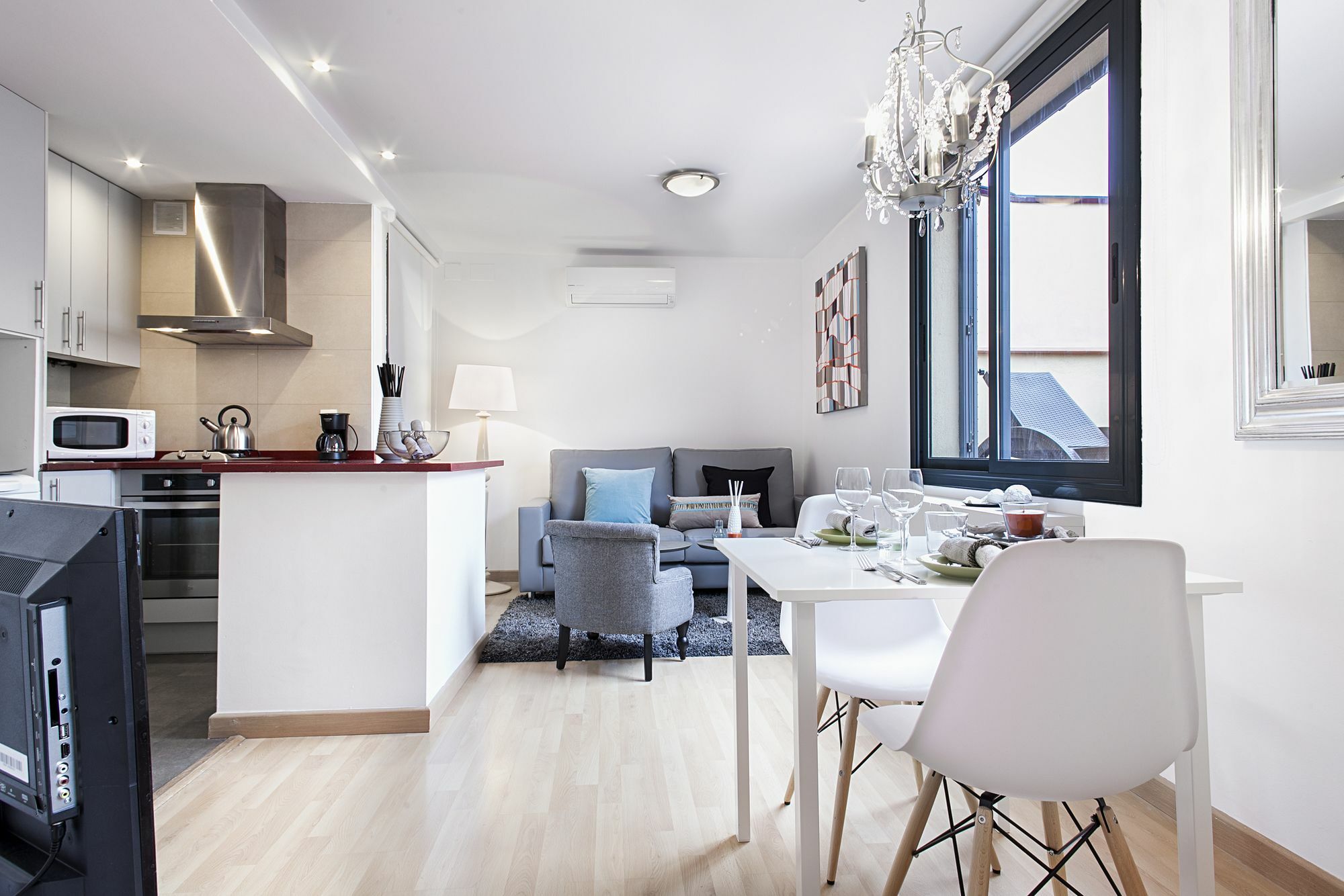 Rambla Attic Paris Apartament