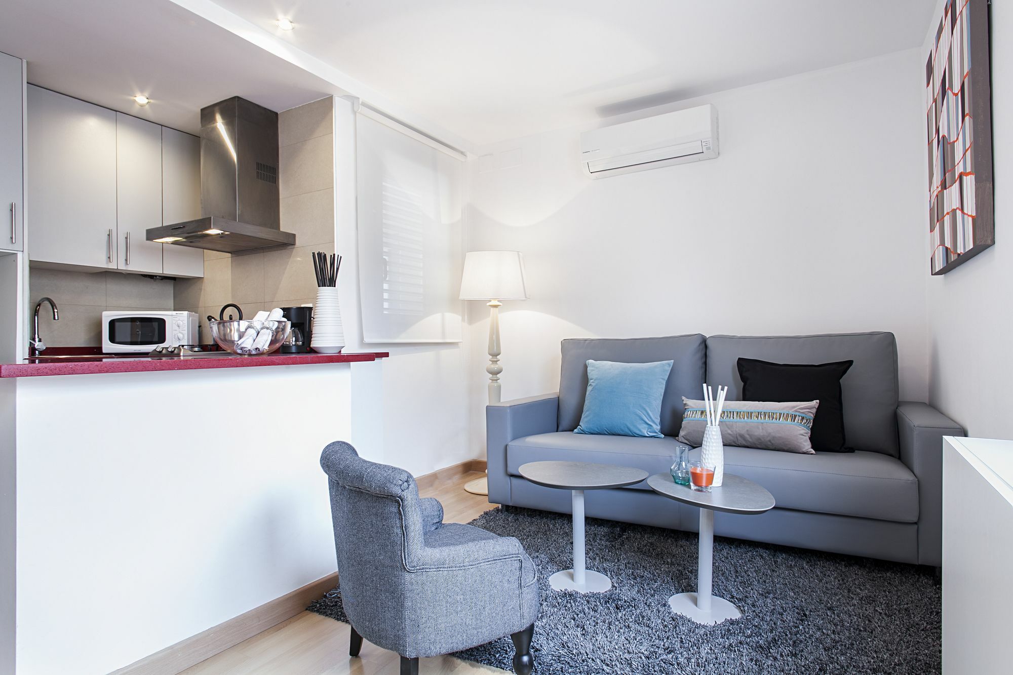 Rambla Attic Paris Apartament *